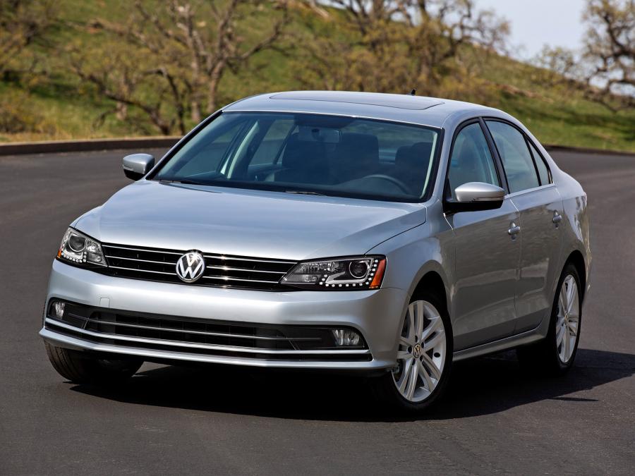  Volkswagen Jetta 2015 года  (US) (фото 12 из 62)